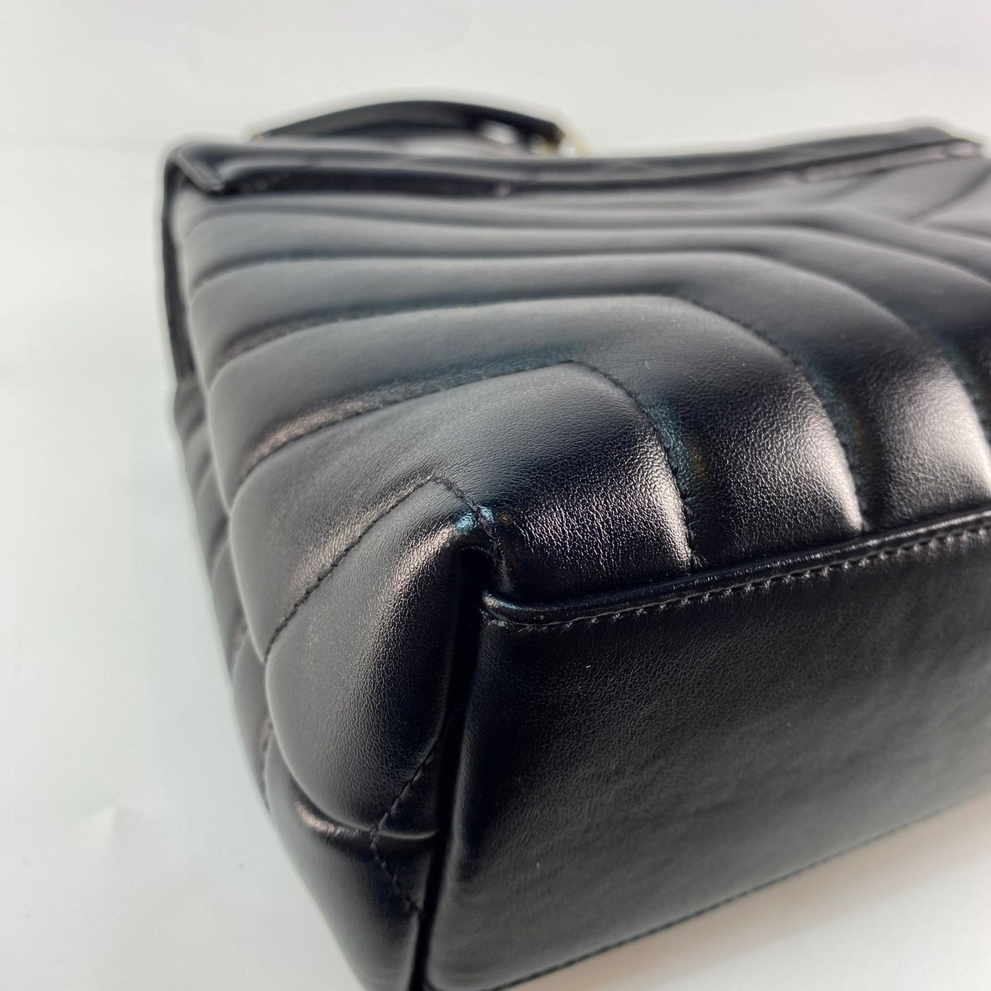 YSL	Loulou Shoulder Bag Black