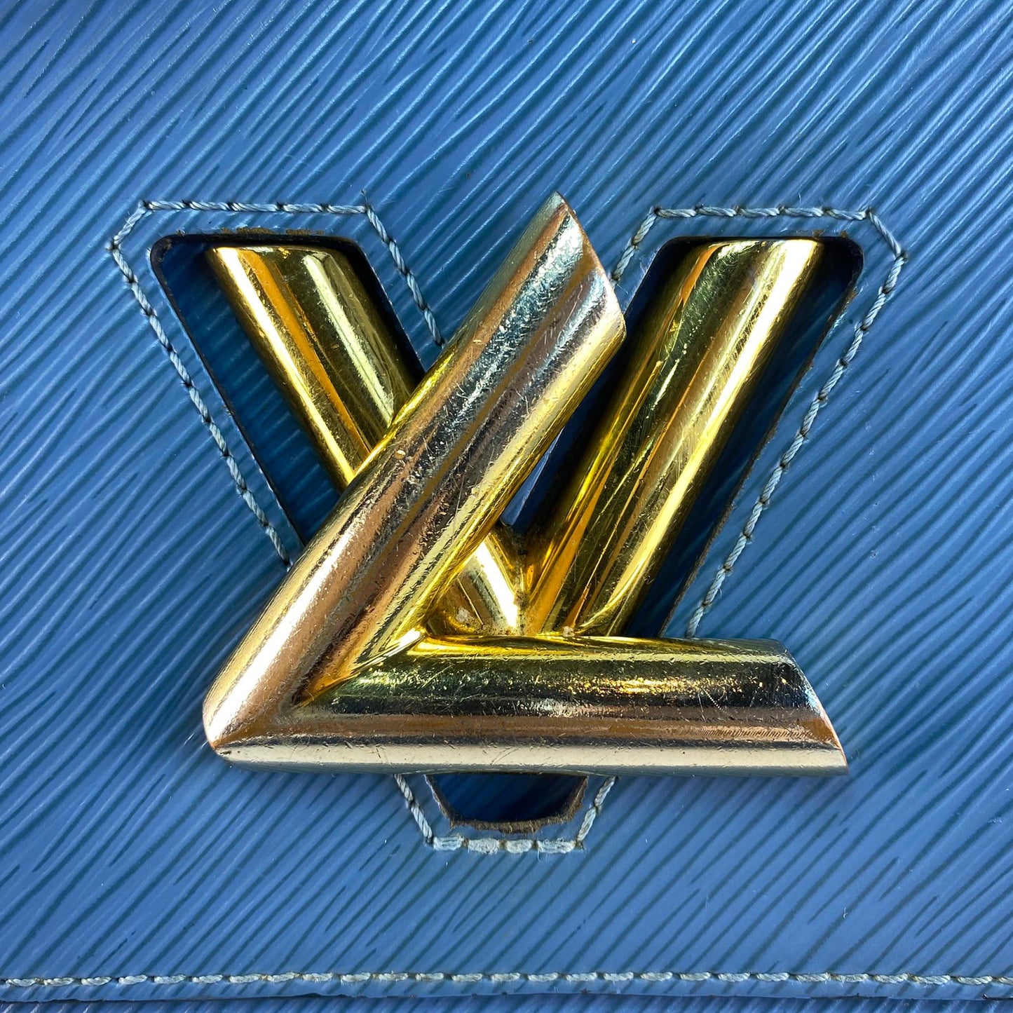 Louis Vuitton	Twist MM Handbag Blue