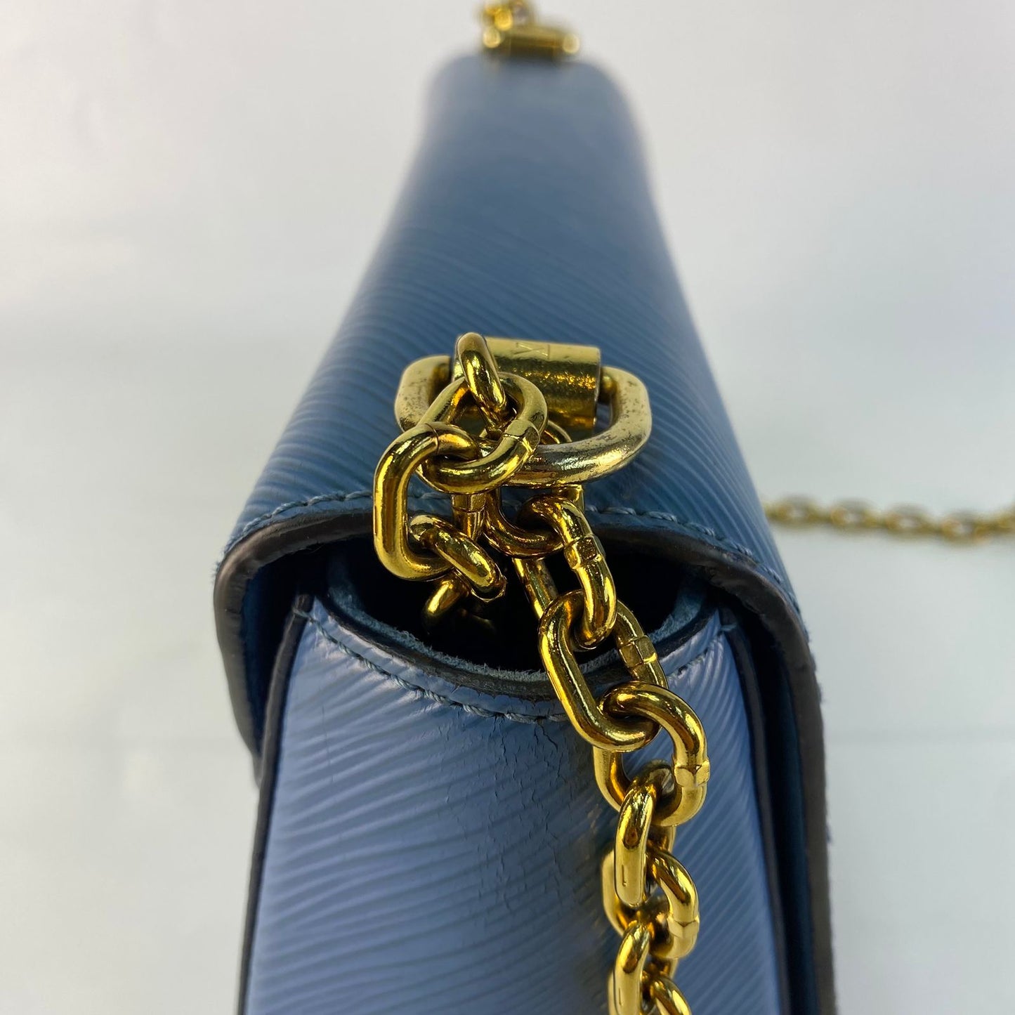 Louis Vuitton	Twist MM Handbag Blue