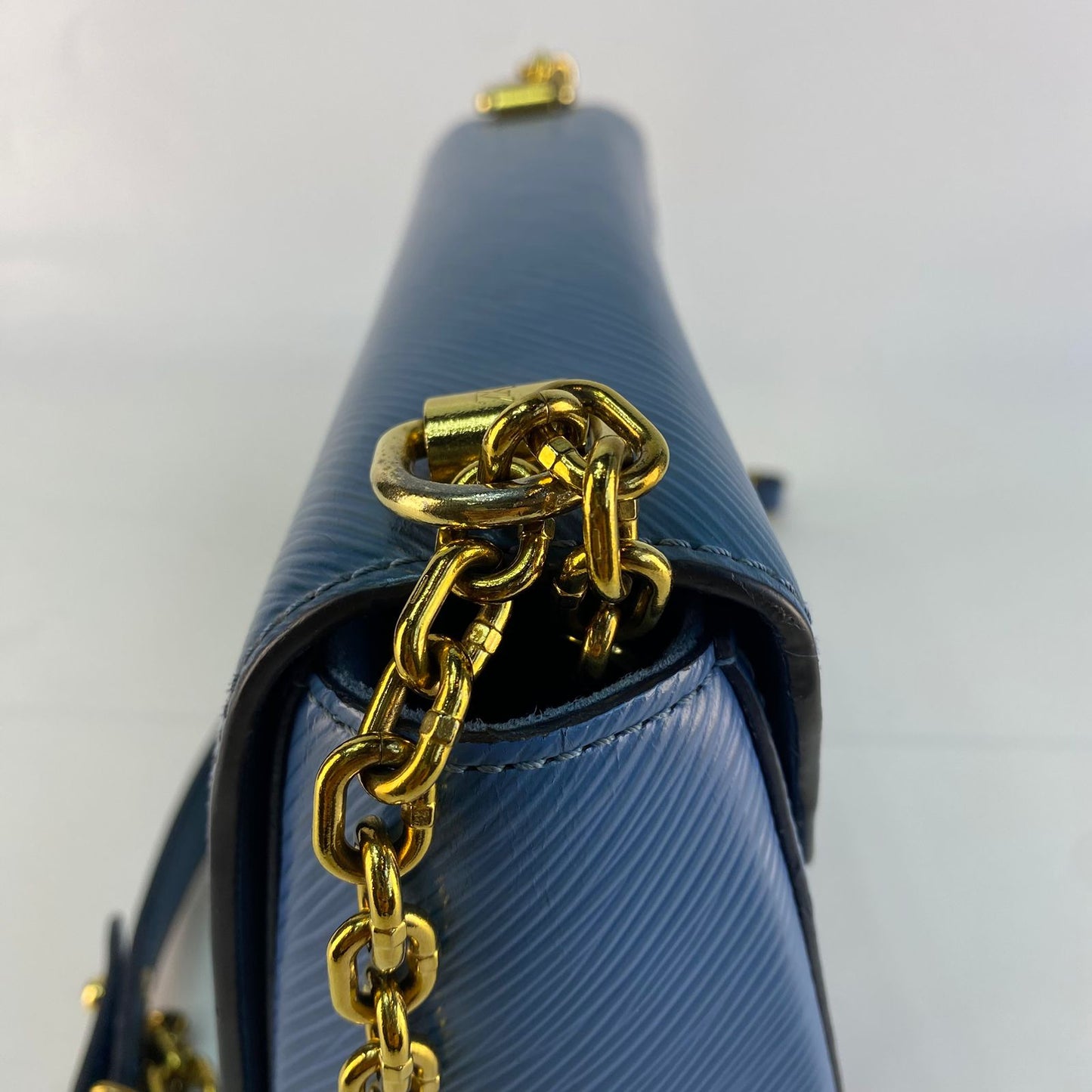 Louis Vuitton	Twist MM Handbag Blue