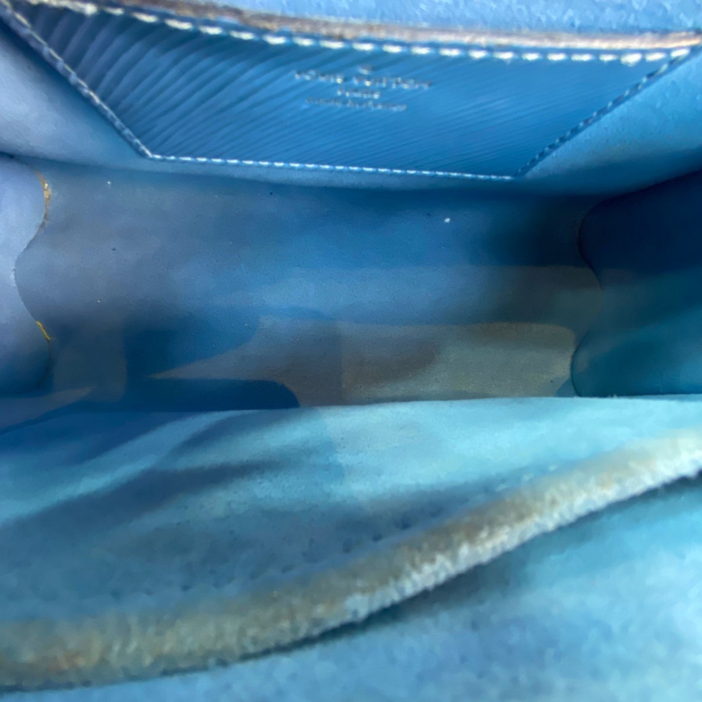 Louis Vuitton	Twist MM Handbag Blue