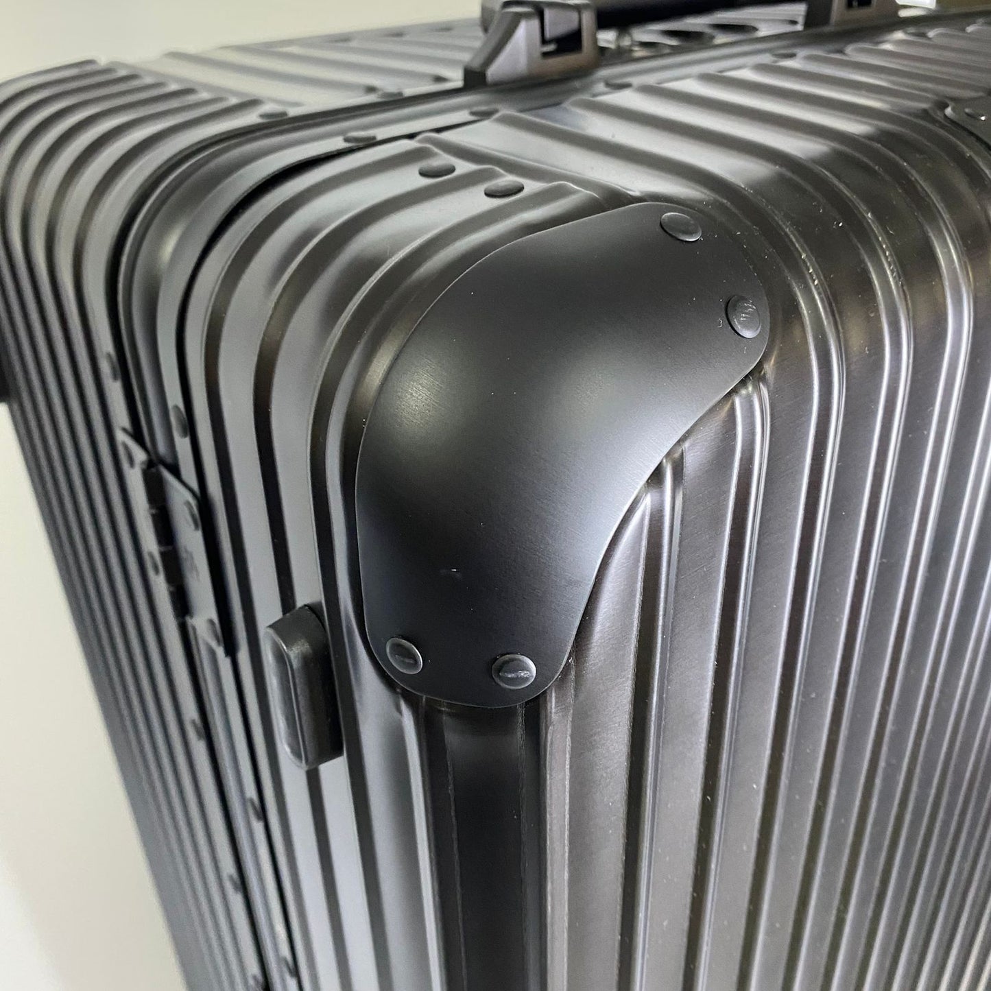 Rimowa Check in Black Original Aluminum