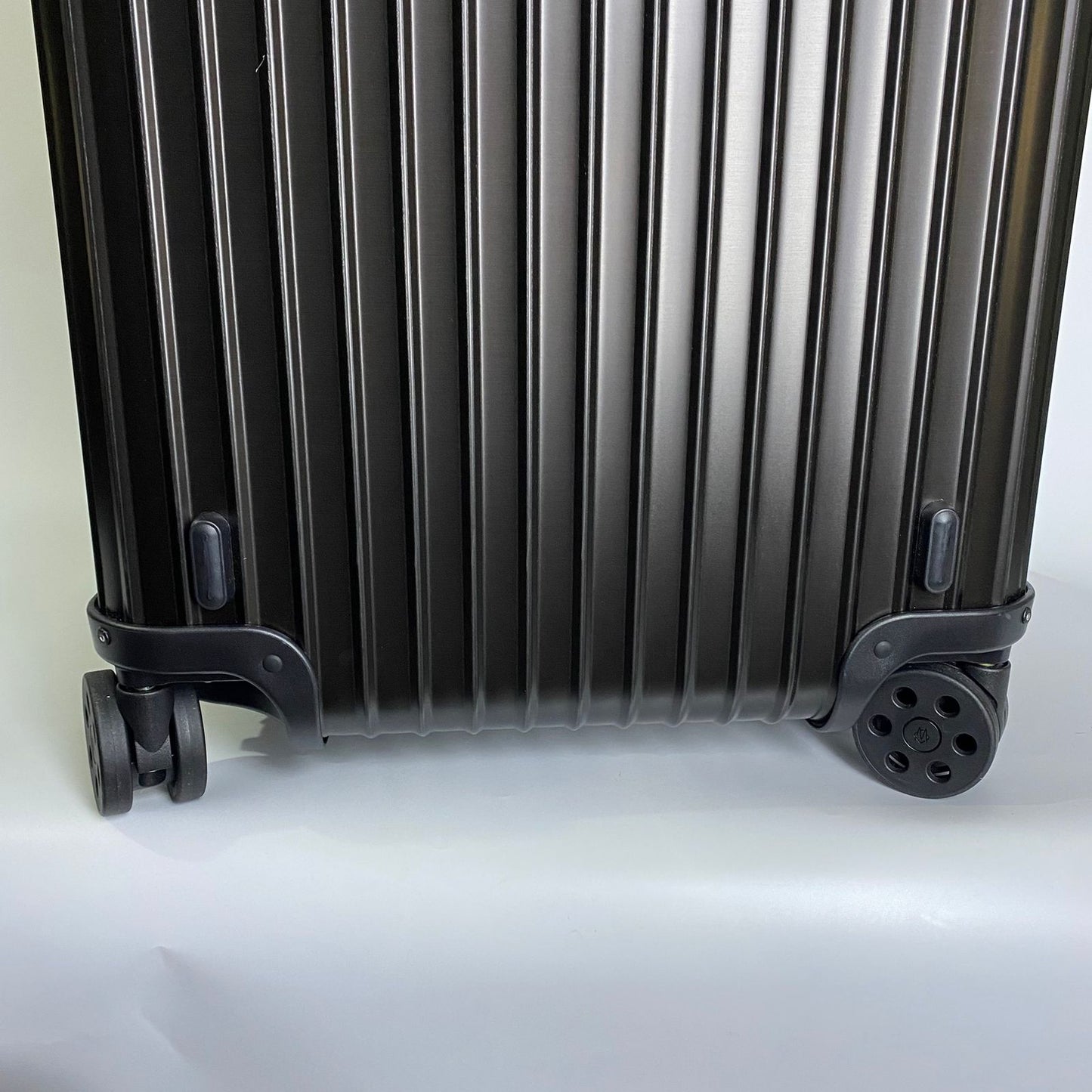 Rimowa Check in Black Original Aluminum