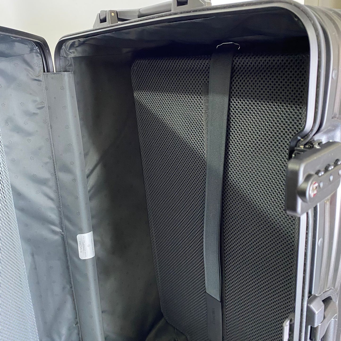 Rimowa Check in Black Original Aluminum