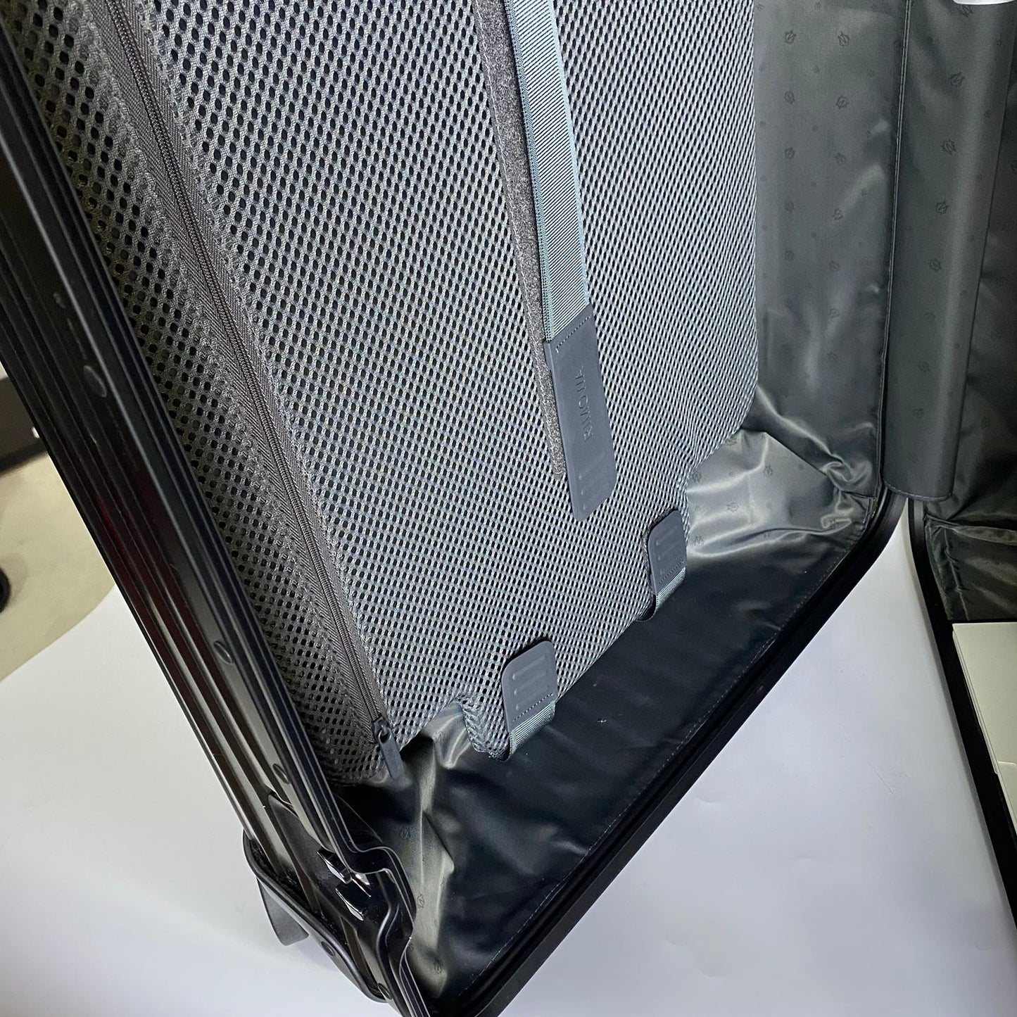 Rimowa Check in Black Original Aluminum