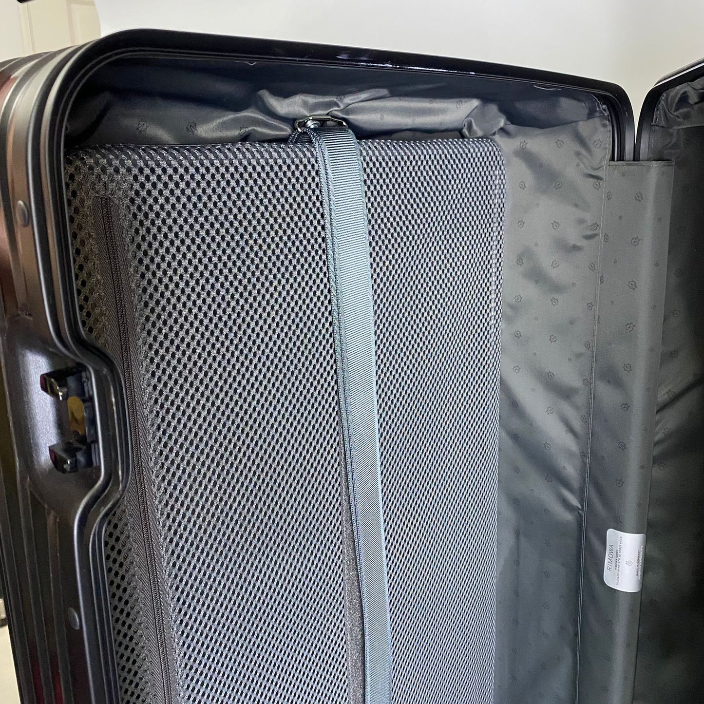 Rimowa Check in Black Original Aluminum