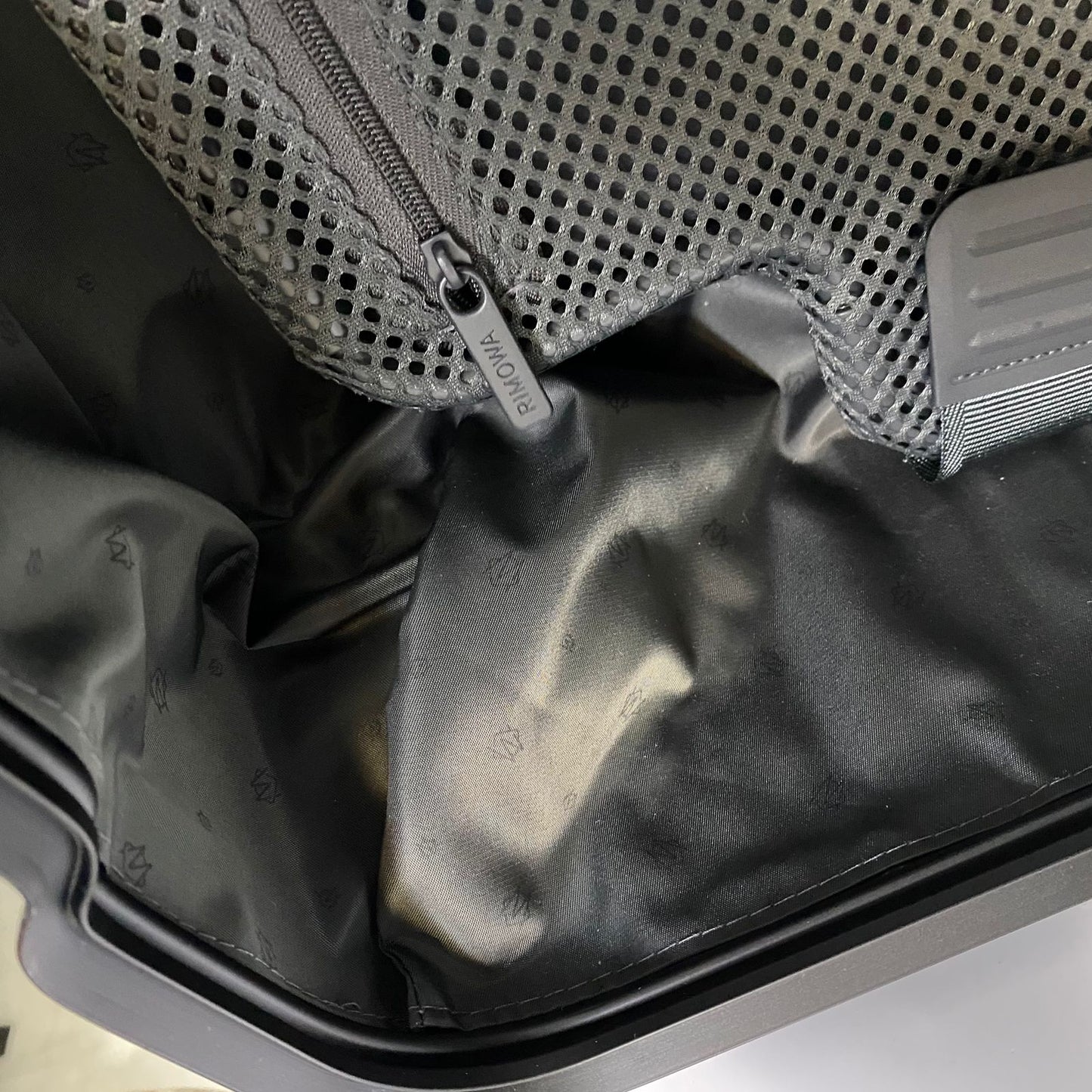 Rimowa Check in Black Original Aluminum