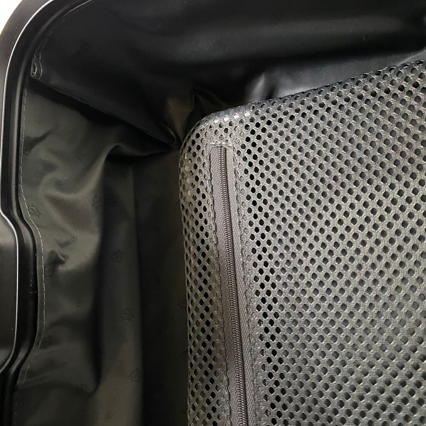 Rimowa Check in Black Original Aluminum