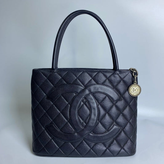 Chanel Medallion Tote Black (SHW)