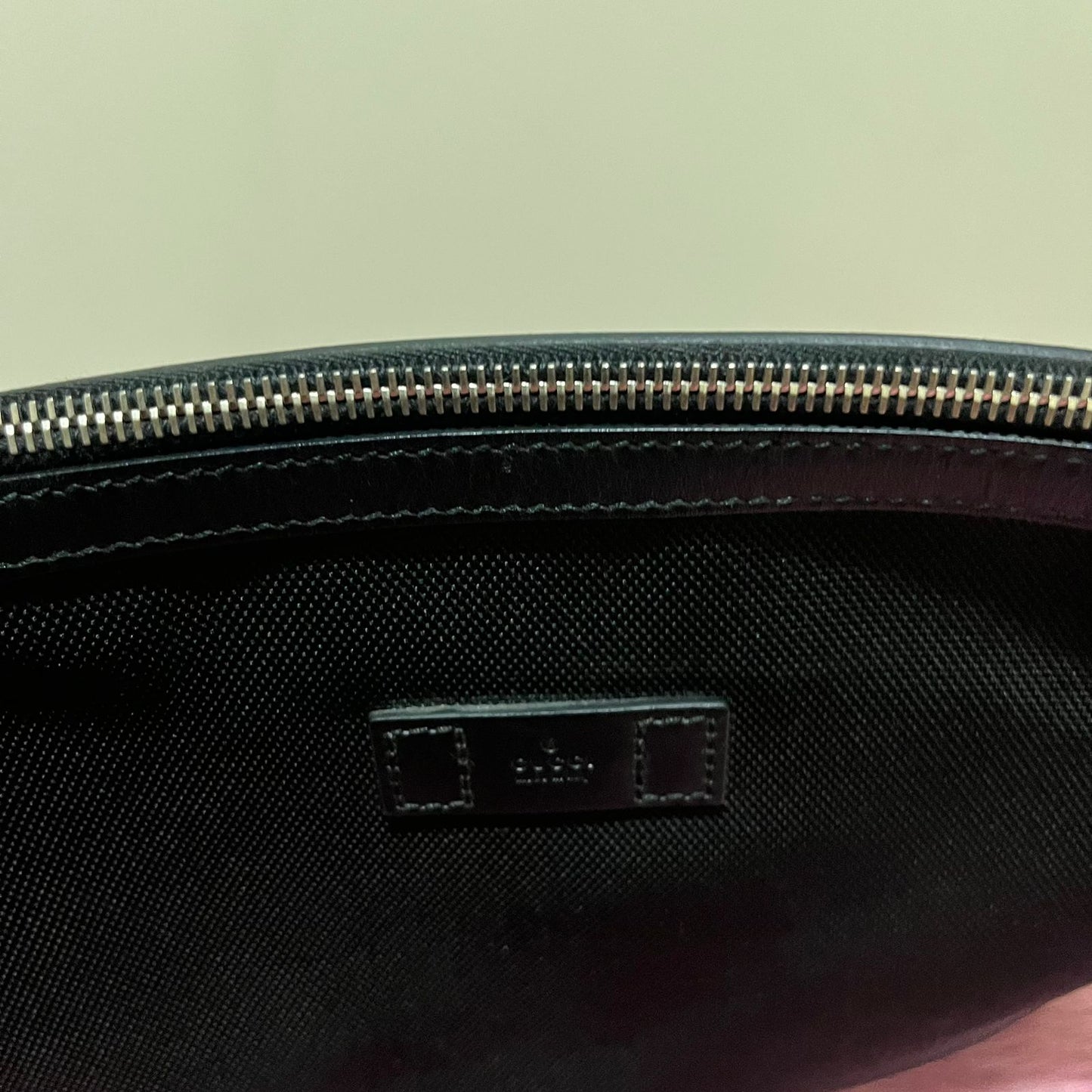 Gucci Messenger Bag Nylon Black – 7.5"H x 10"L x 3"W