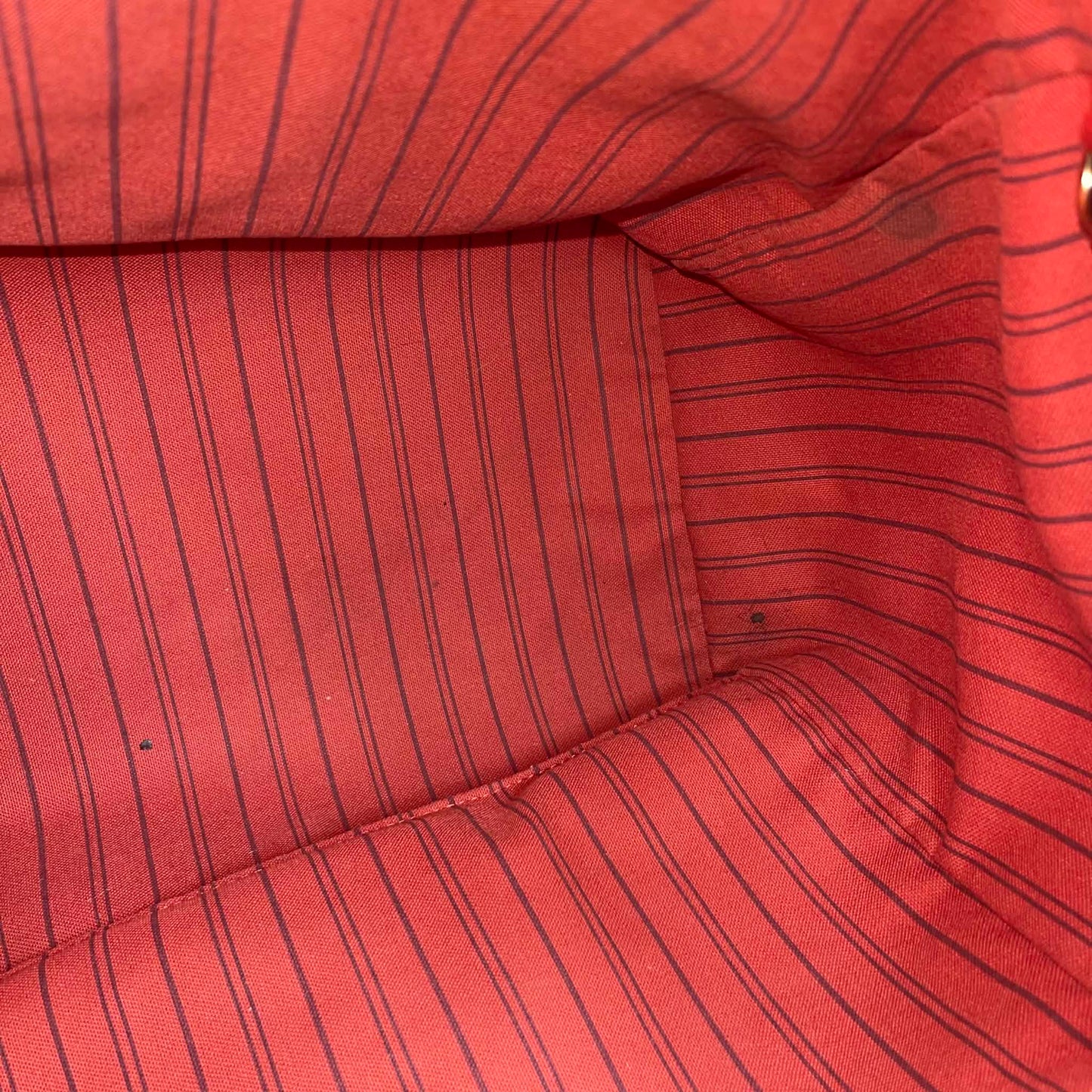 Louis Vuitton	Lumineuse Monogram Empreinte Red