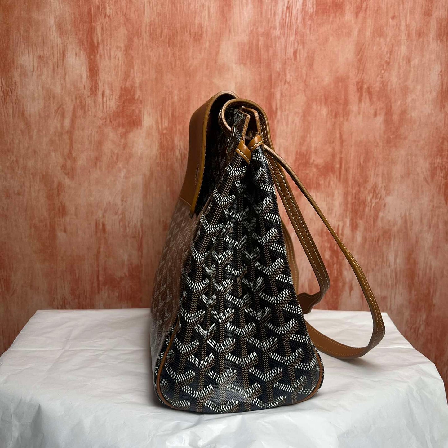 Goyard Routte PM - Black/Tan 8.27"H x 12.20"W
