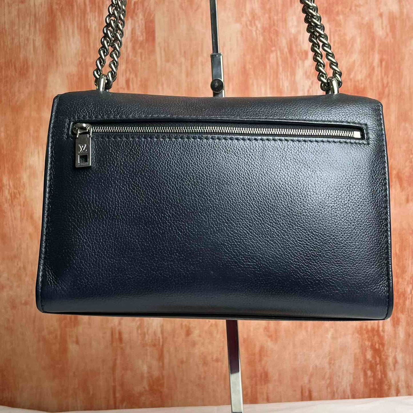 Louis Vuitton	My Lock Me Chain Bag