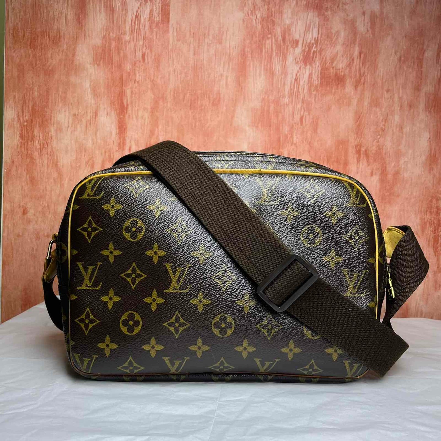 Louis Vuitton Reporter PM - Monogram Canvas 7.5"H x 11"L x 5.1"W