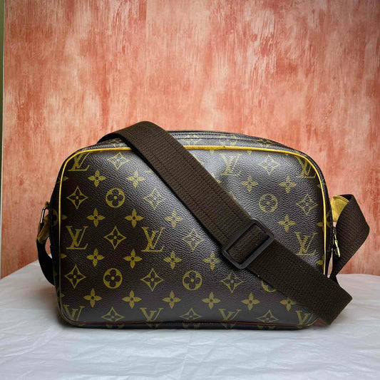 Louis Vuitton Reporter PM - Monogram Canvas 7.5"H x 11"L x 5.1"W