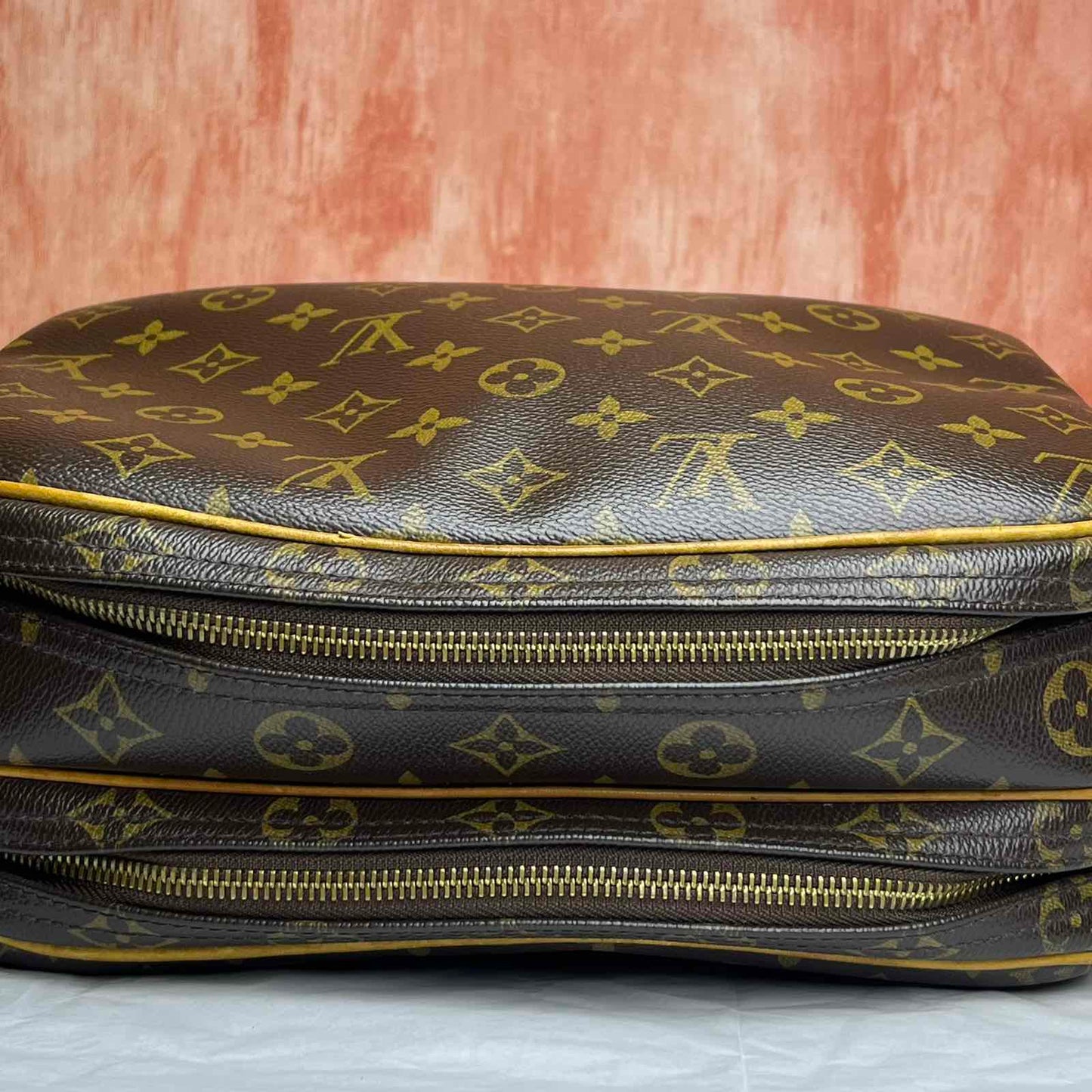 Louis Vuitton Reporter PM - Monogram Canvas 7.5"H x 11"L x 5.1"W