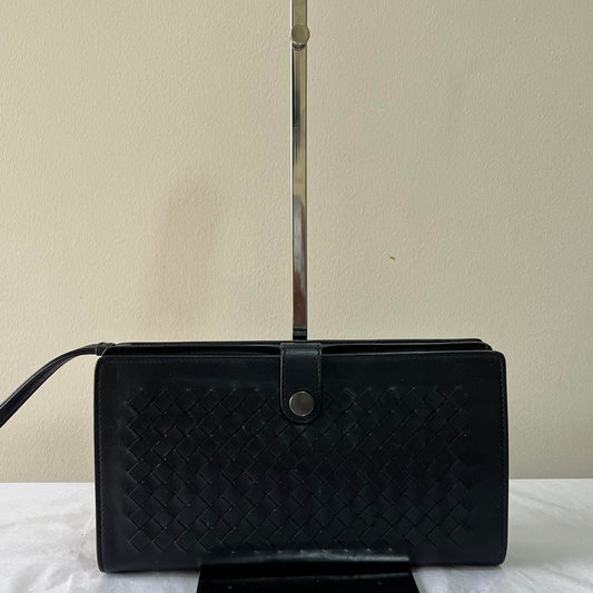 Bottega Veneta Continental Wallet Black – 3.9"H x 7.5"L x 1"W