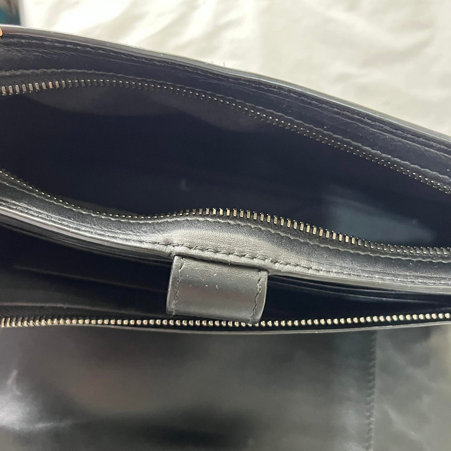 Bottega Veneta Continental Wallet Black – 3.9"H x 7.5"L x 1"W