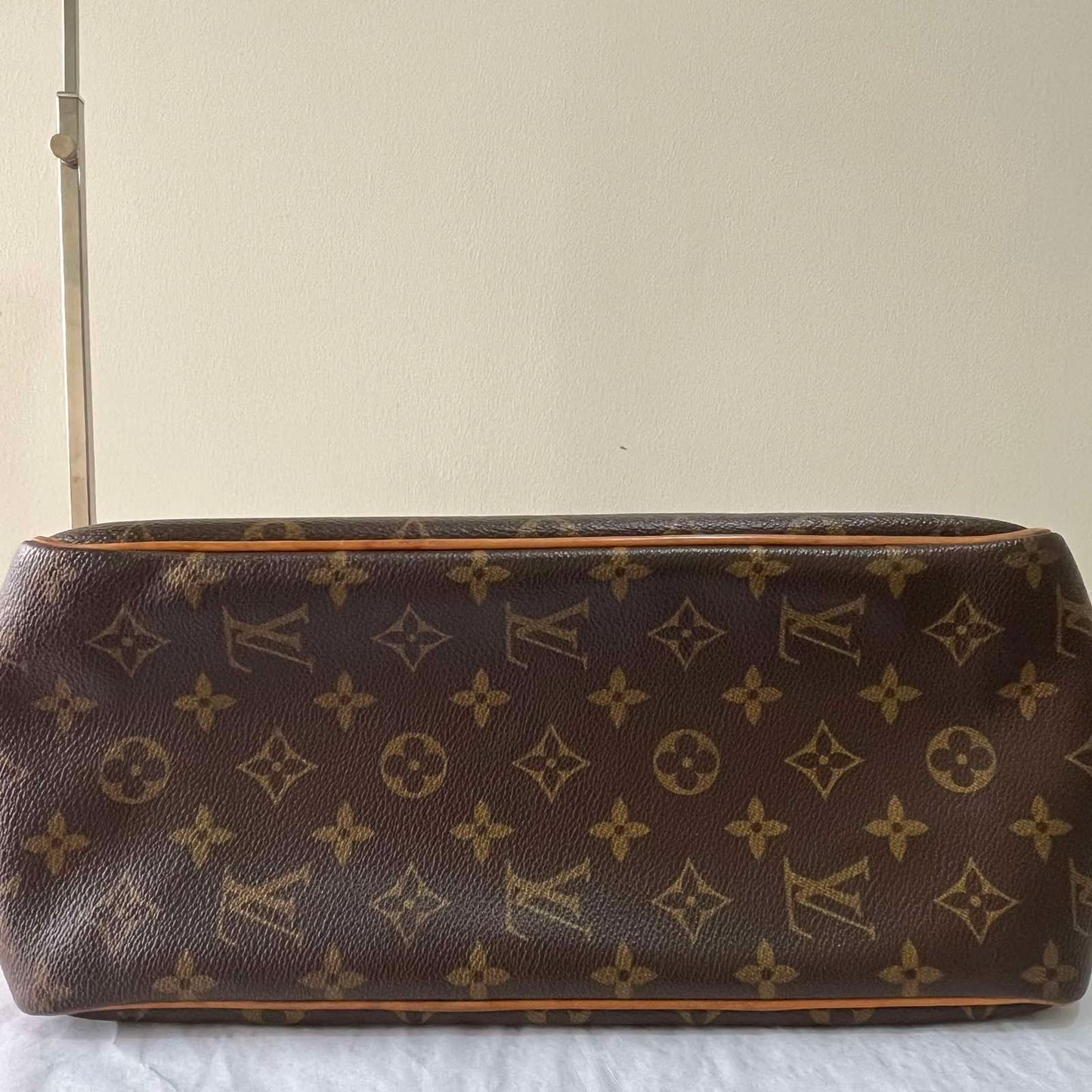 Louis Vuitton Batignolles Vertical Monogram Canvas – 12.2"H x 10.2"L x 5.1"W