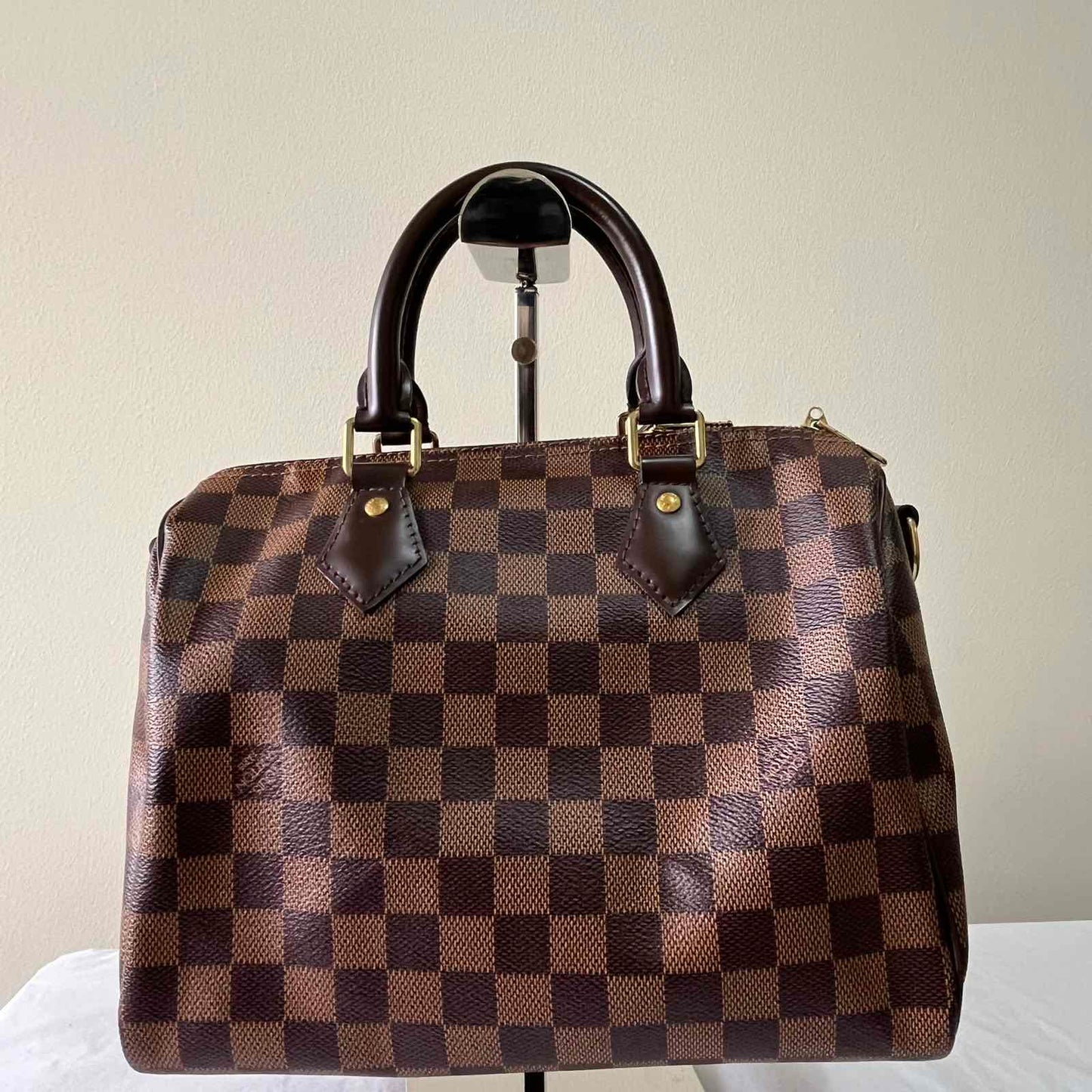 Louis Vuitton Speedy 25 Damier Ebene – 7.5"H x 10.2"L x 5.9"W