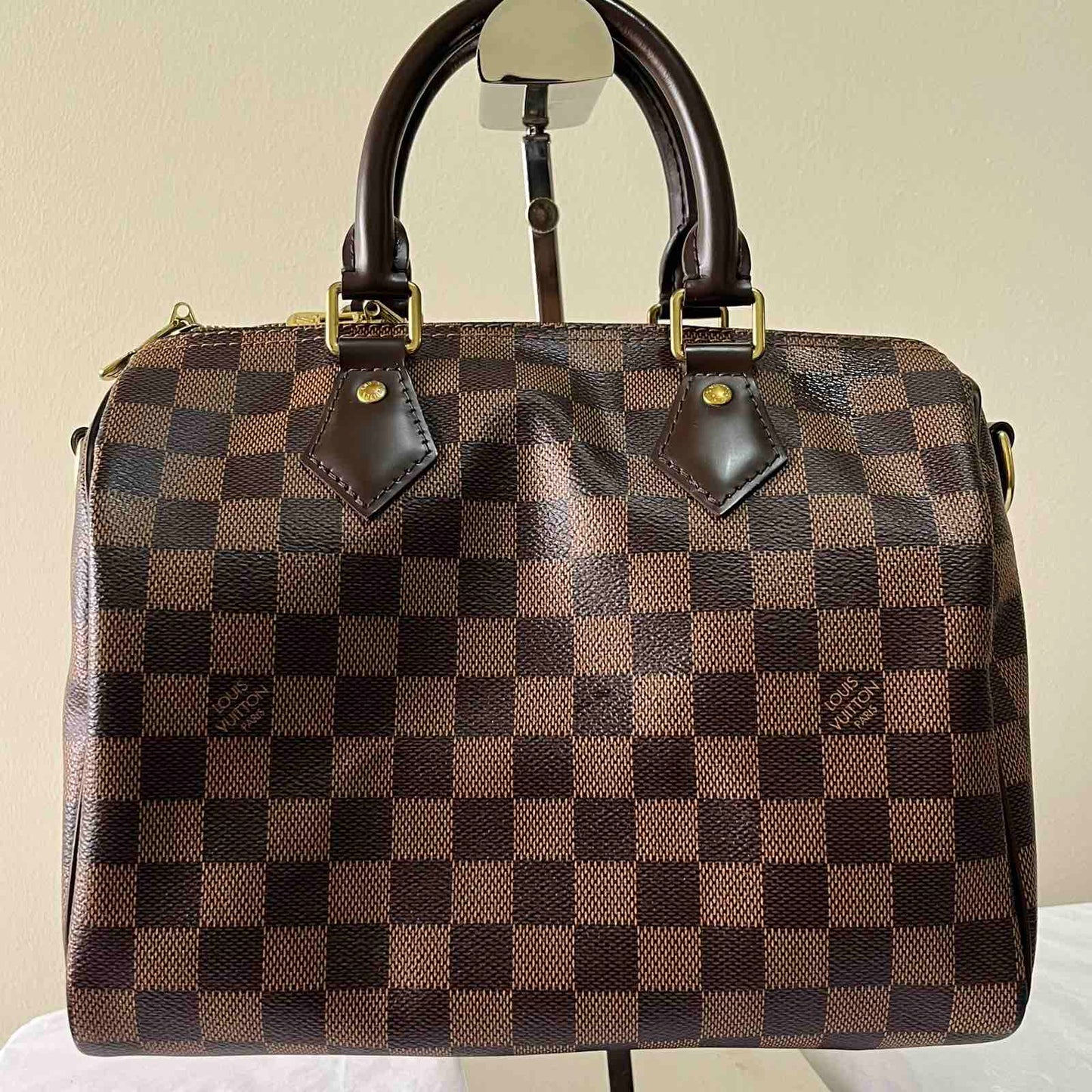 Louis Vuitton Speedy 25 Damier Ebene – 7.5"H x 10.2"L x 5.9"W