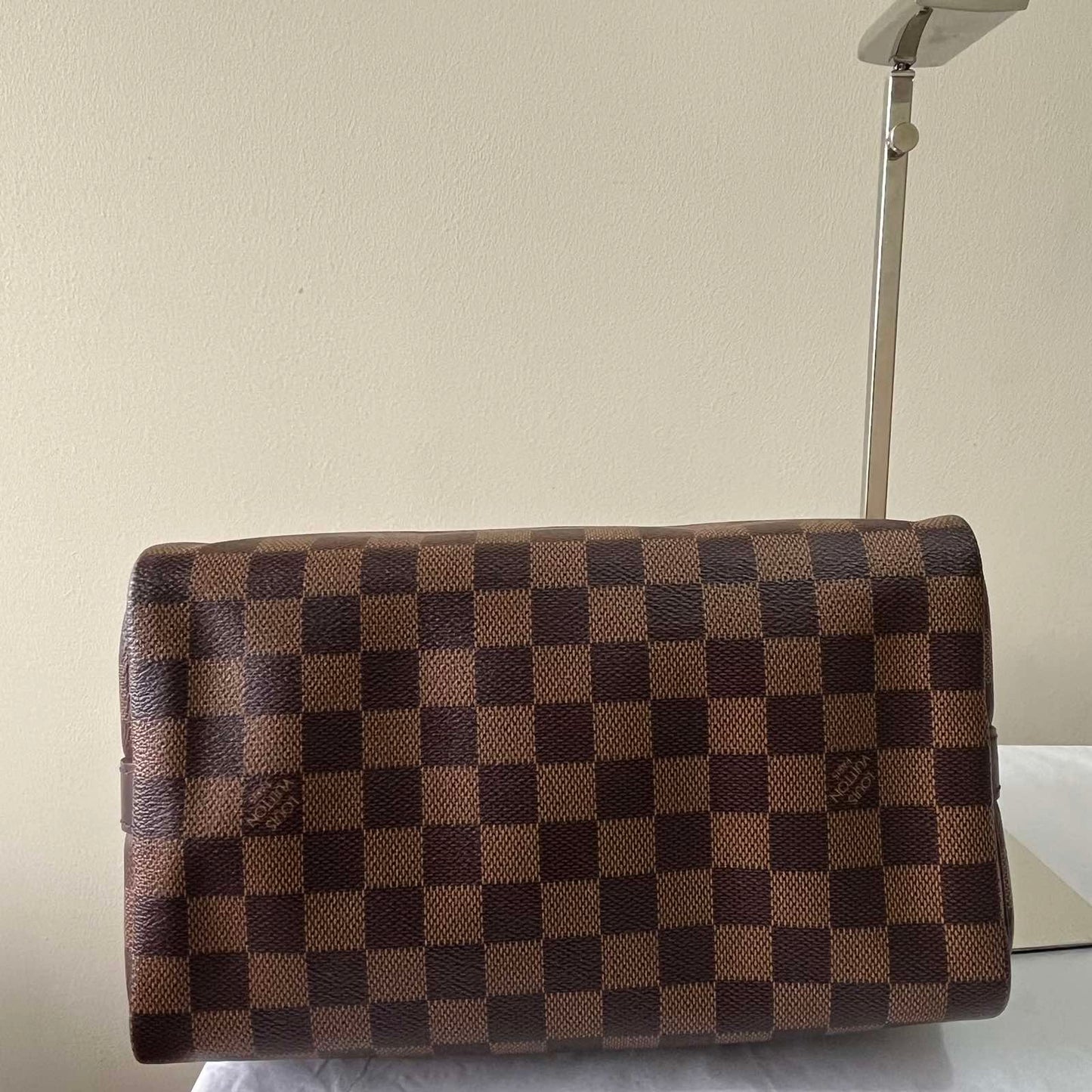 Louis Vuitton Speedy 25 Damier Ebene – 7.5"H x 10.2"L x 5.9"W