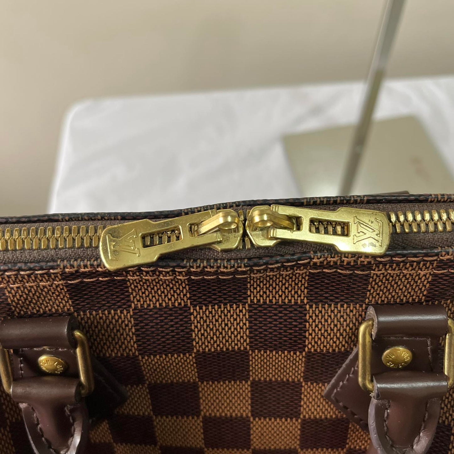 Louis Vuitton Speedy 25 Damier Ebene – 7.5"H x 10.2"L x 5.9"W
