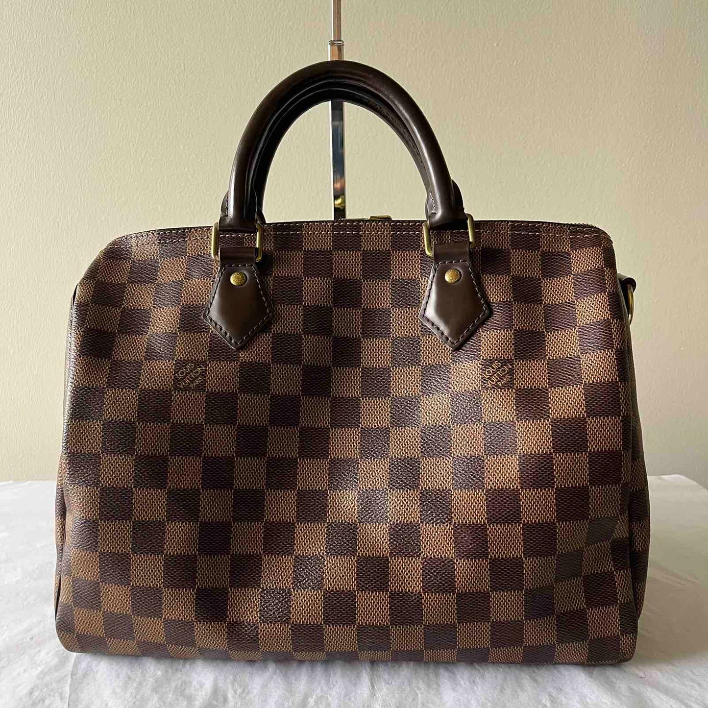 Louis Vuitton Speedy Bandoulière 30 Damier Ebene – 8.3"H x 11.8"L x 6.7"W