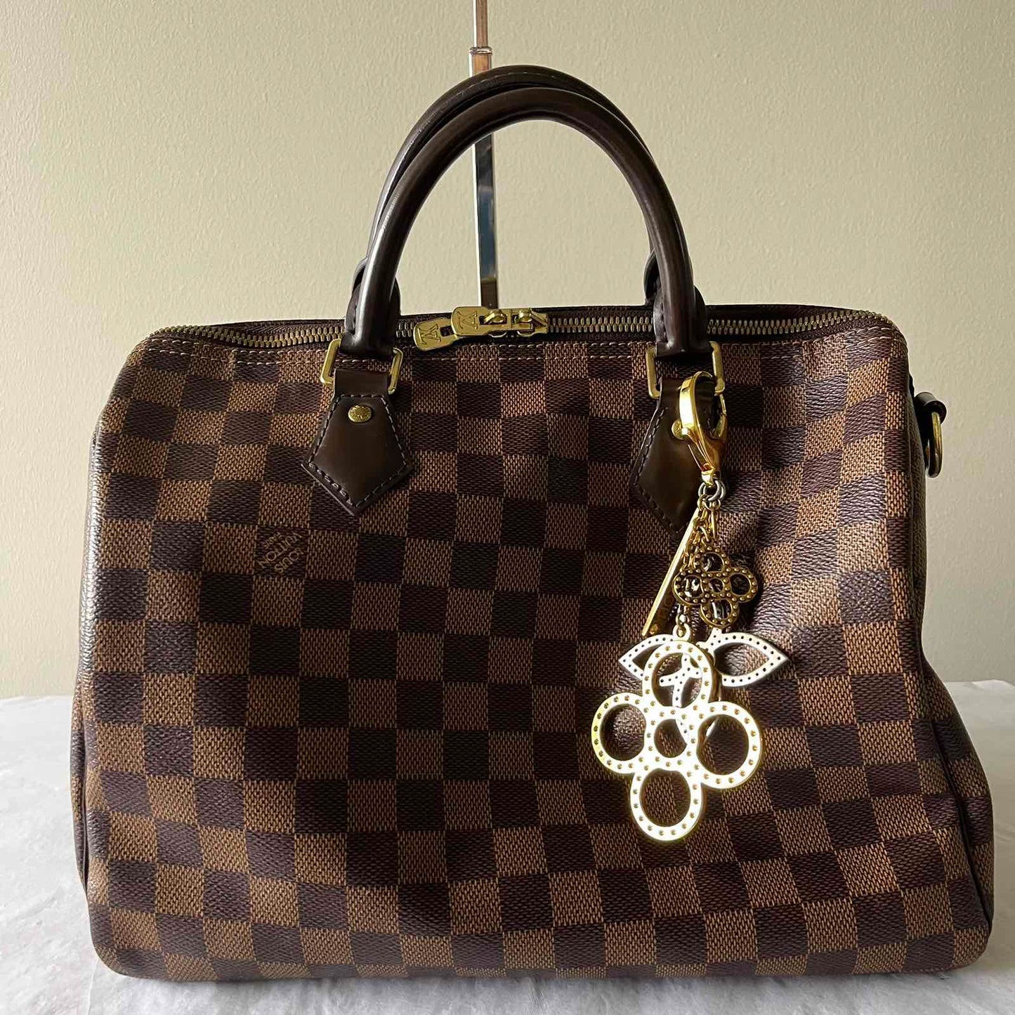 Louis Vuitton Speedy Bandoulière 30 Damier Ebene – 8.3"H x 11.8"L x 6.7"W