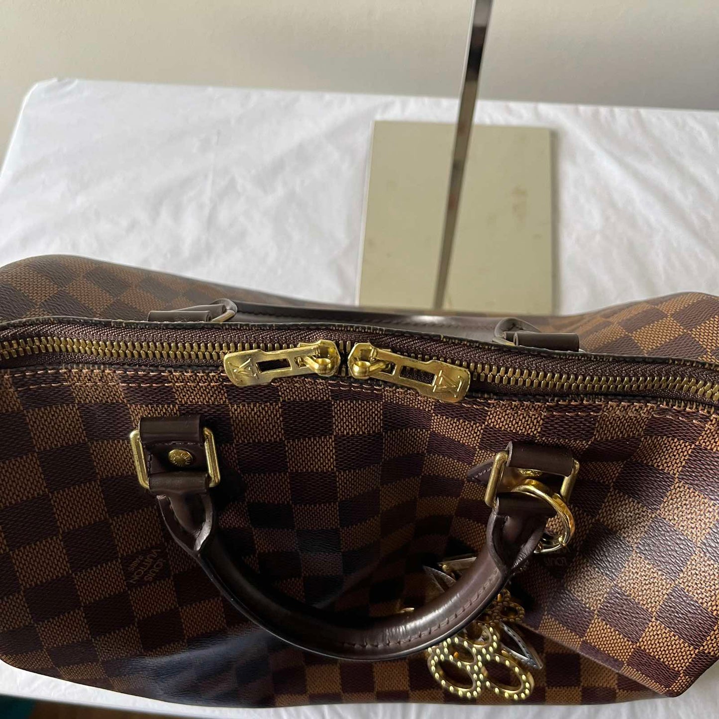 Louis Vuitton Speedy Bandoulière 30 Damier Ebene – 8.3"H x 11.8"L x 6.7"W