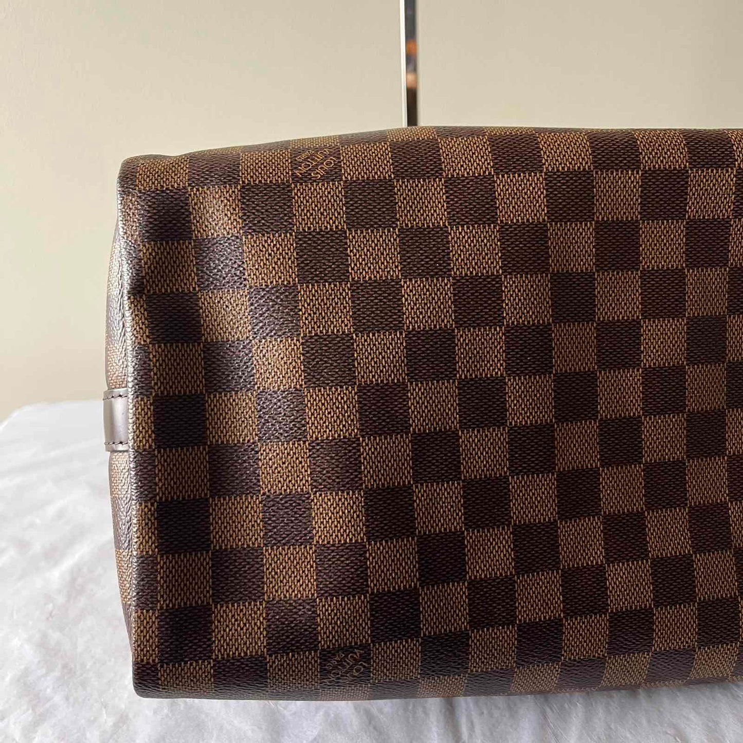 Louis Vuitton Speedy Bandoulière 30 Damier Ebene – 8.3"H x 11.8"L x 6.7"W
