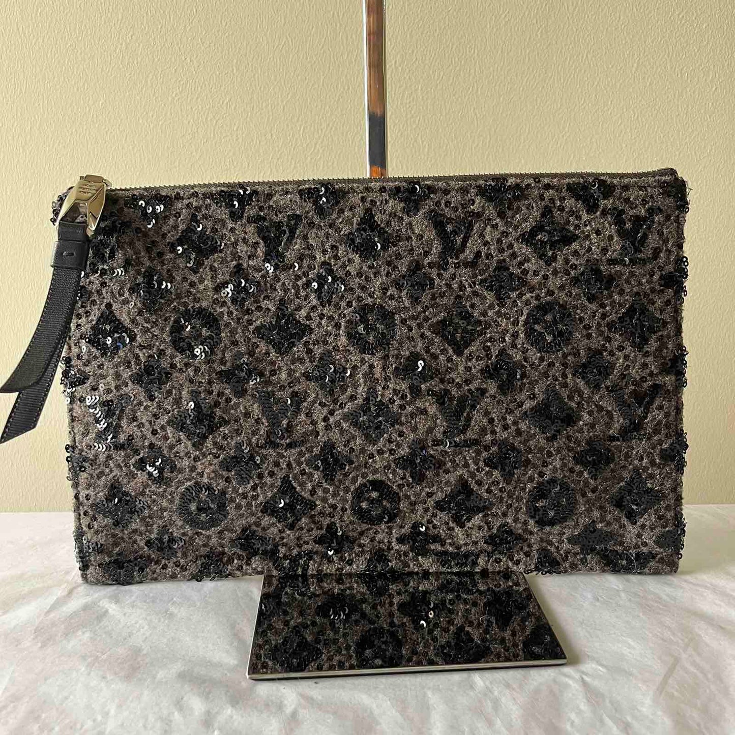 Louis Vuitton Glitter Clutch Bag in Gray – 4.7"H x 9.4"L x 1.6"W