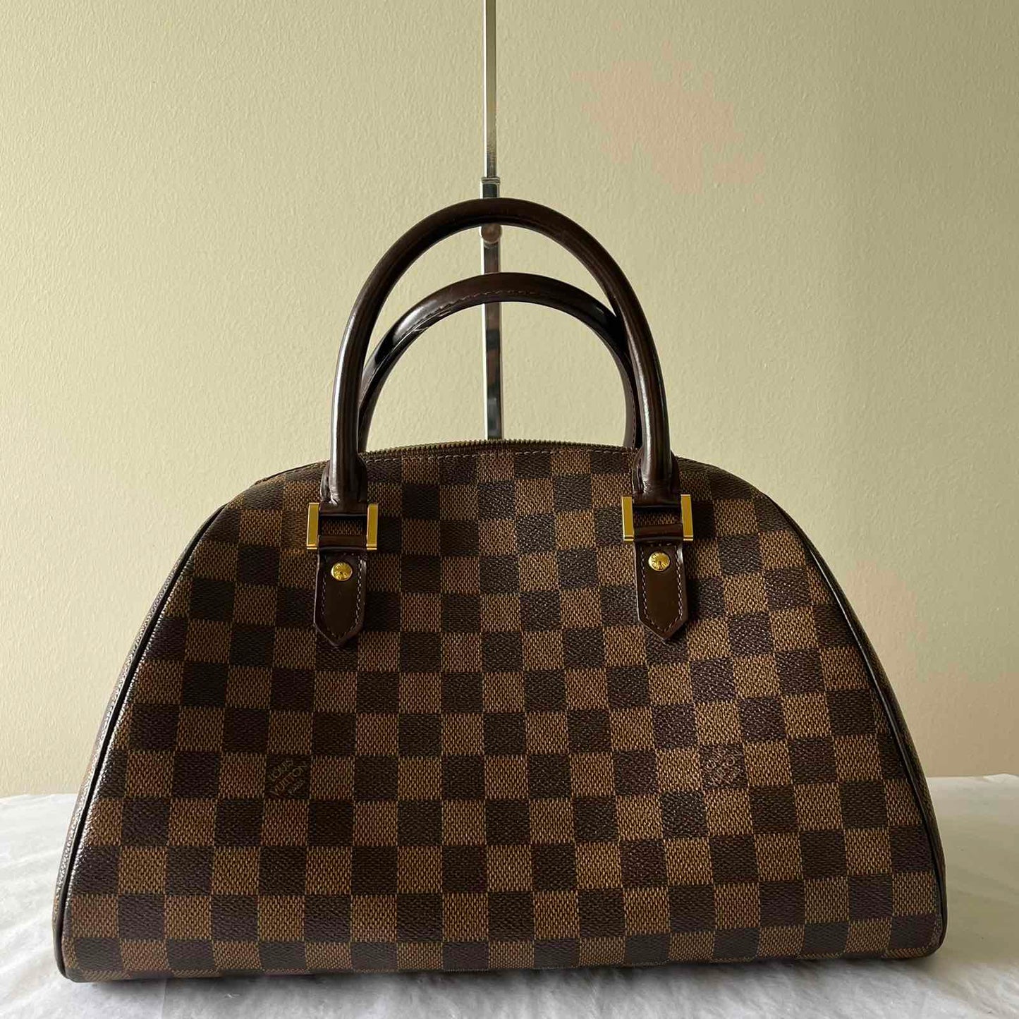 Louis Vuitton Ribera PM Damier Ebene – 6.3"H x 12.2"L x 5.9"W