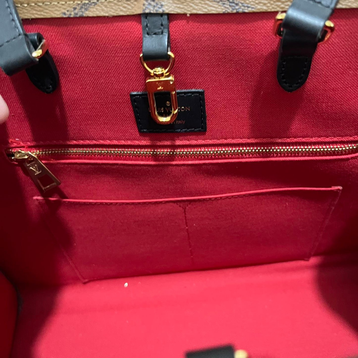 Louis Vuitton OnTheGo MM Monogram – 10.6"H x 13.8"L x 5.5"W