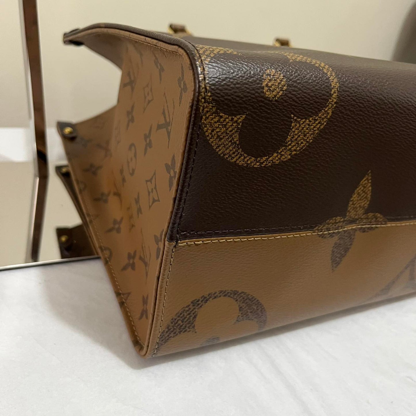 Louis Vuitton OnTheGo MM Monogram – 10.6"H x 13.8"L x 5.5"W
