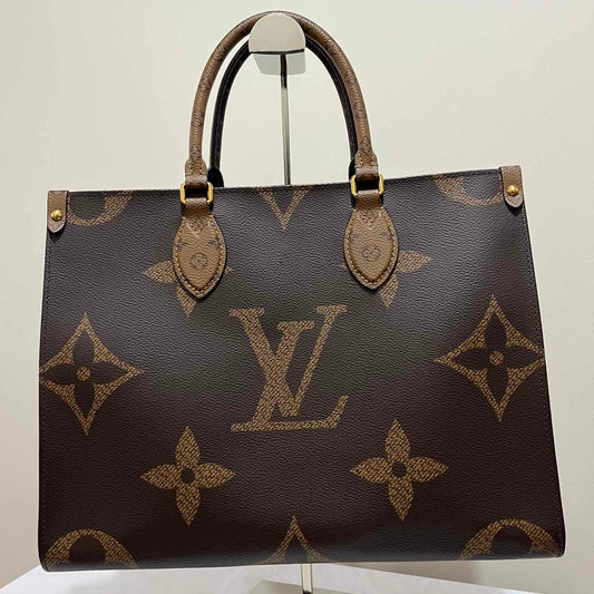 Louis Vuitton OnTheGo MM Monogram – 10.6"H x 13.8"L x 5.5"W