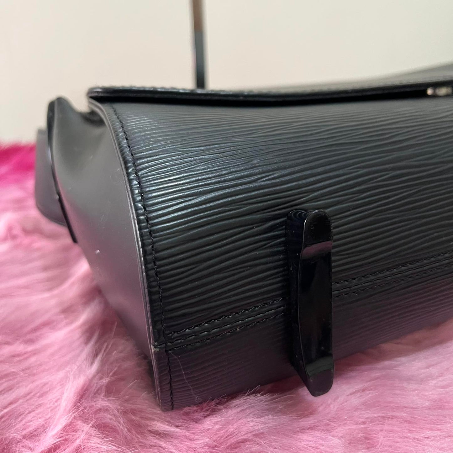 Louis Vuitton Epi Nocturne GM Black – 6.3"H x 12.2"L x 2.4"W