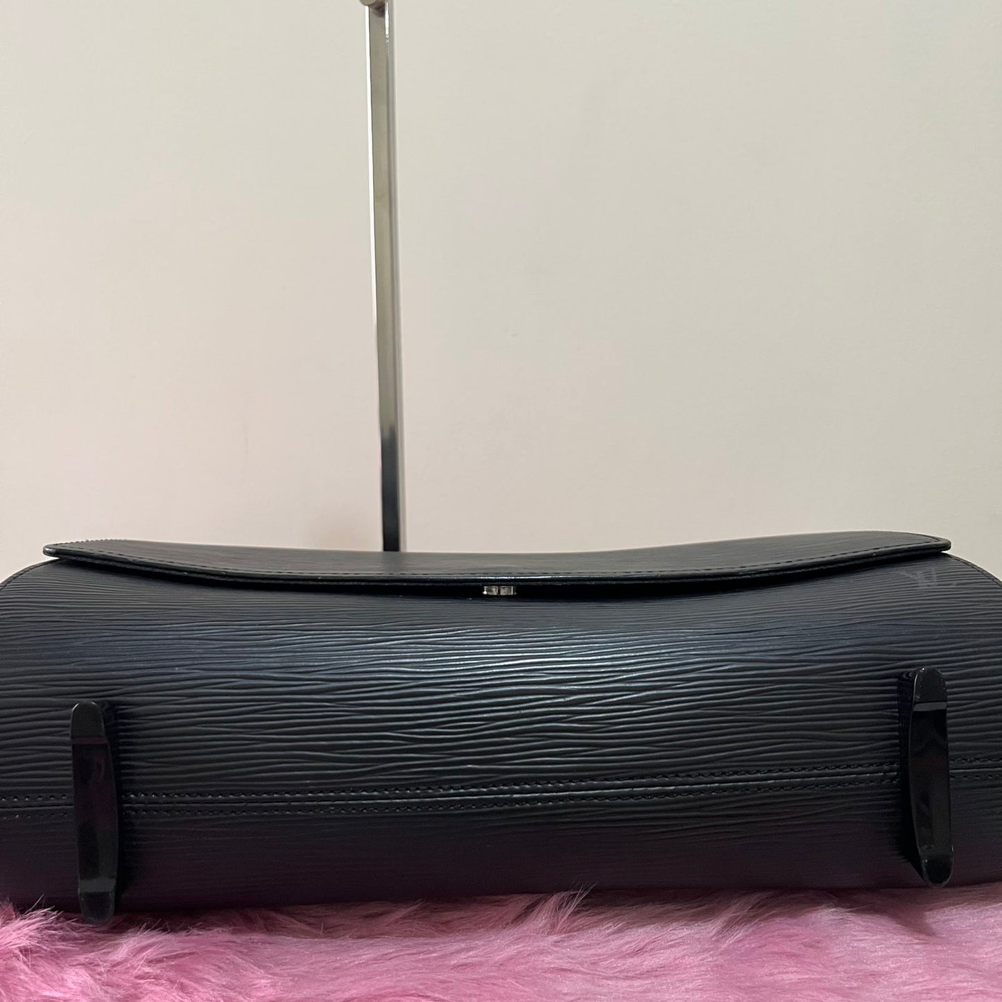 Louis Vuitton Epi Nocturne GM Black – 6.3"H x 12.2"L x 2.4"W