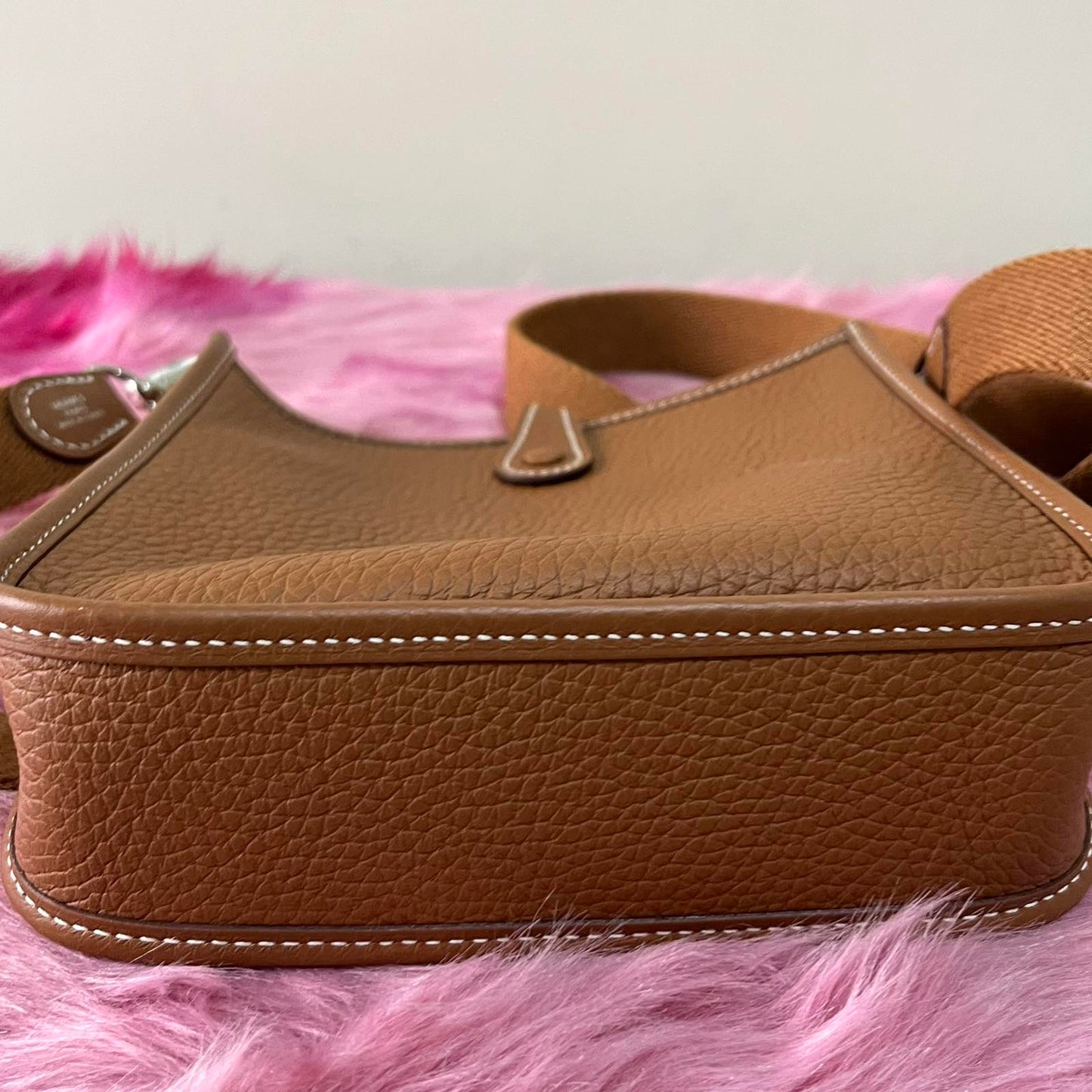 Hermès Evelyne TPM Gold with Palladium Hardware – 6.7"H x 7"L x 2"W