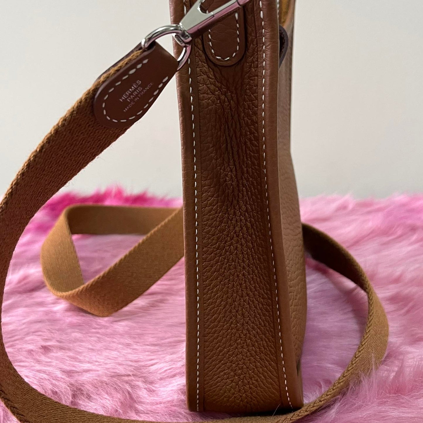 Hermès Evelyne TPM Gold with Palladium Hardware – 6.7"H x 7"L x 2"W