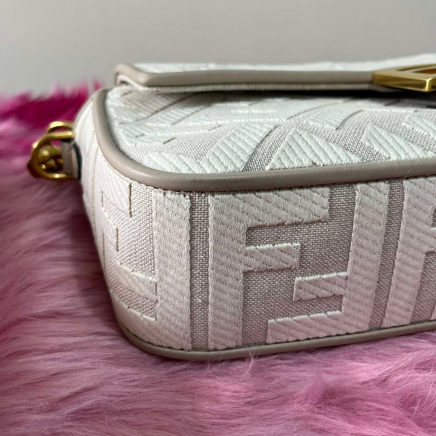 Fendi Baguette White – 6"H x 10.6"L x 2.2"W