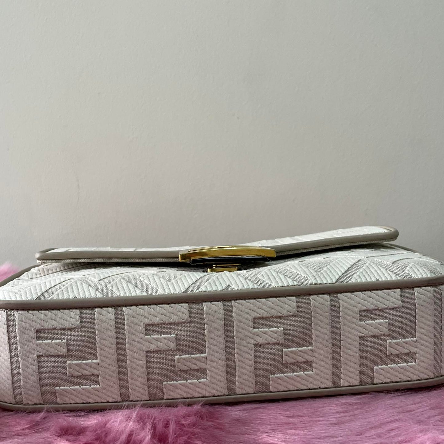 Fendi Baguette White – 6"H x 10.6"L x 2.2"W
