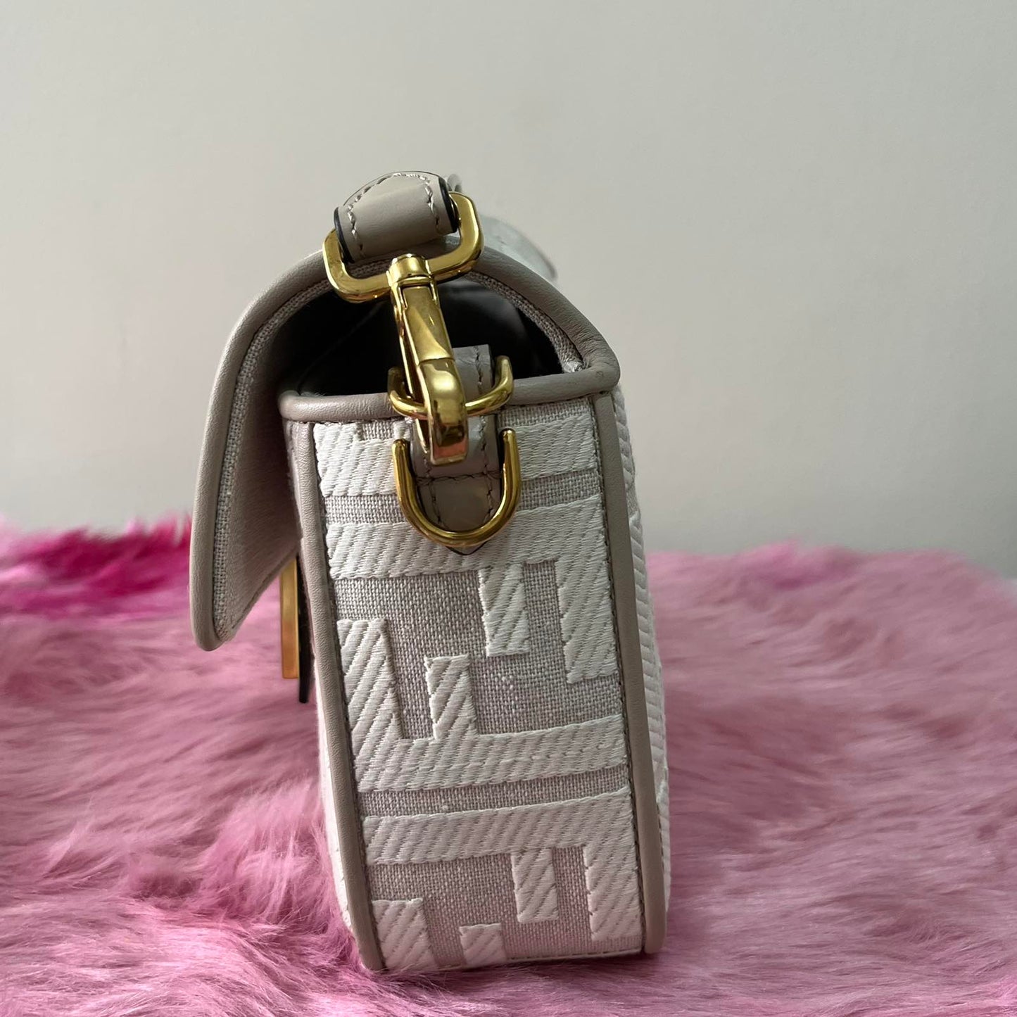 Fendi Baguette White – 6"H x 10.6"L x 2.2"W