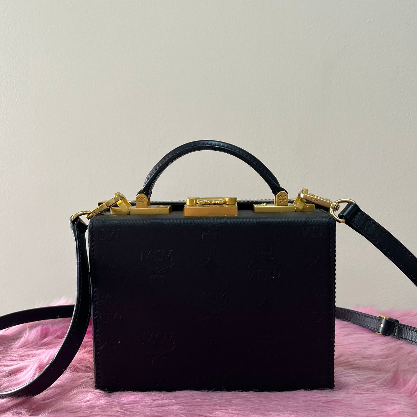 MCM Vanity Black & Gold – 5.1"H x 7.5"L x 3.5"W