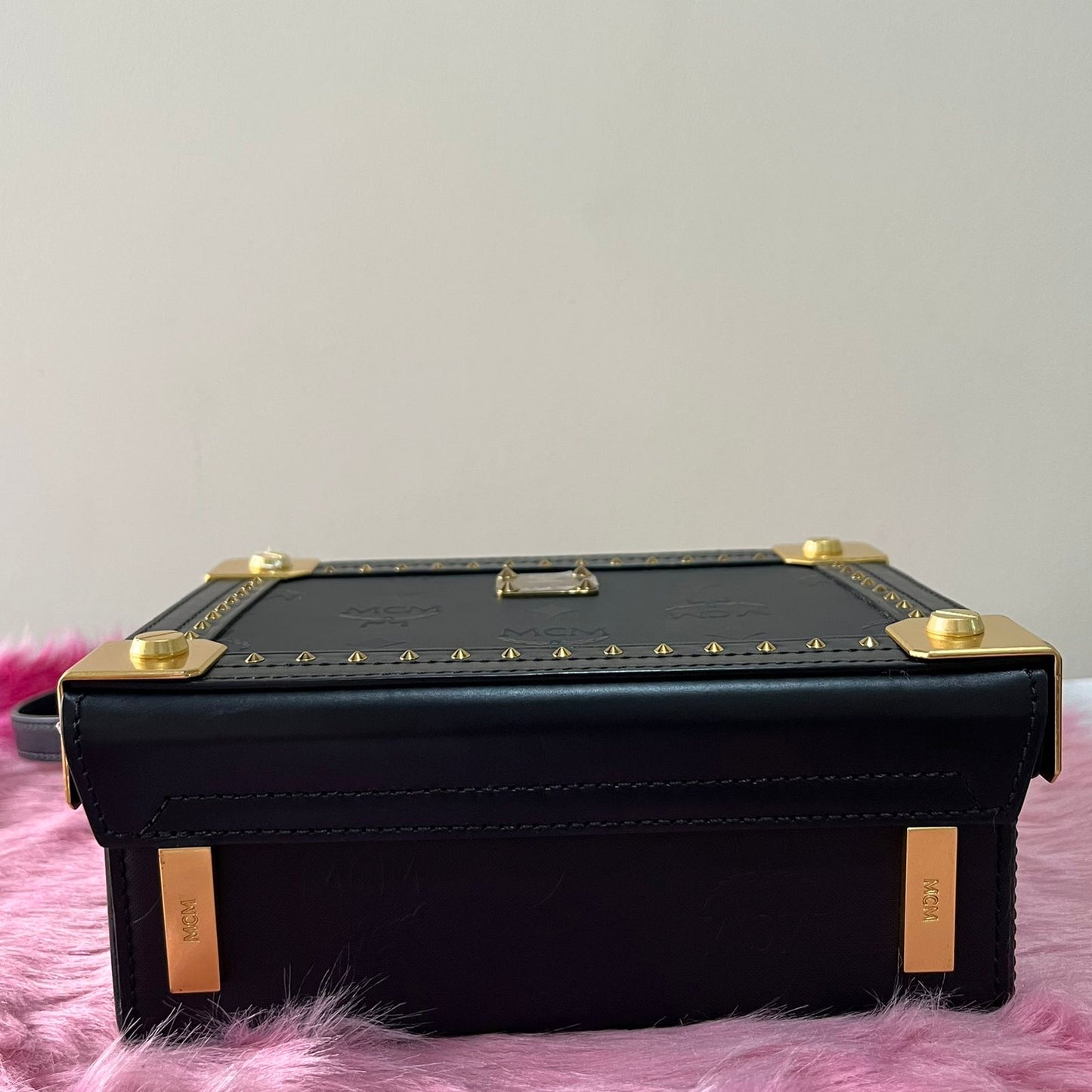 MCM Vanity Black & Gold – 5.1"H x 7.5"L x 3.5"W