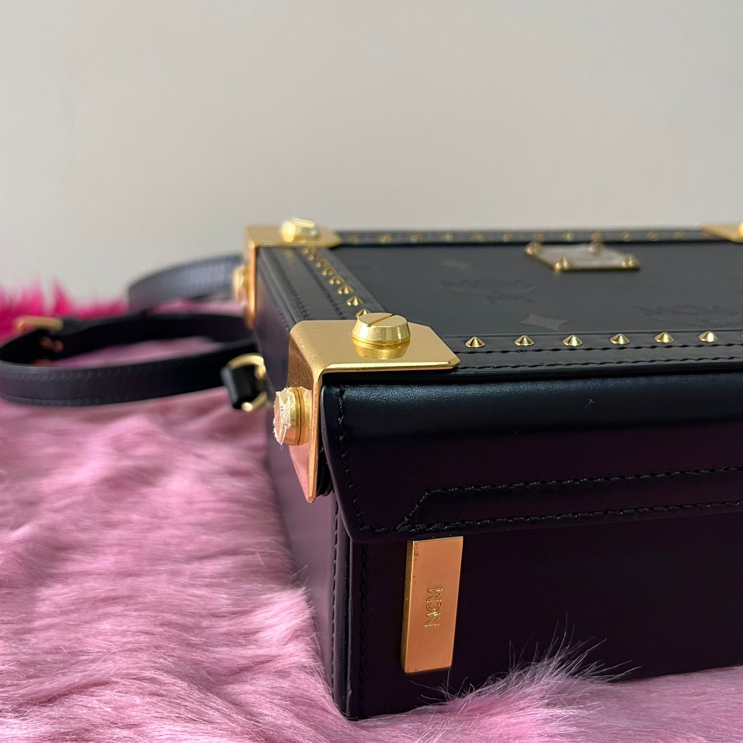 MCM Vanity Black & Gold – 5.1"H x 7.5"L x 3.5"W
